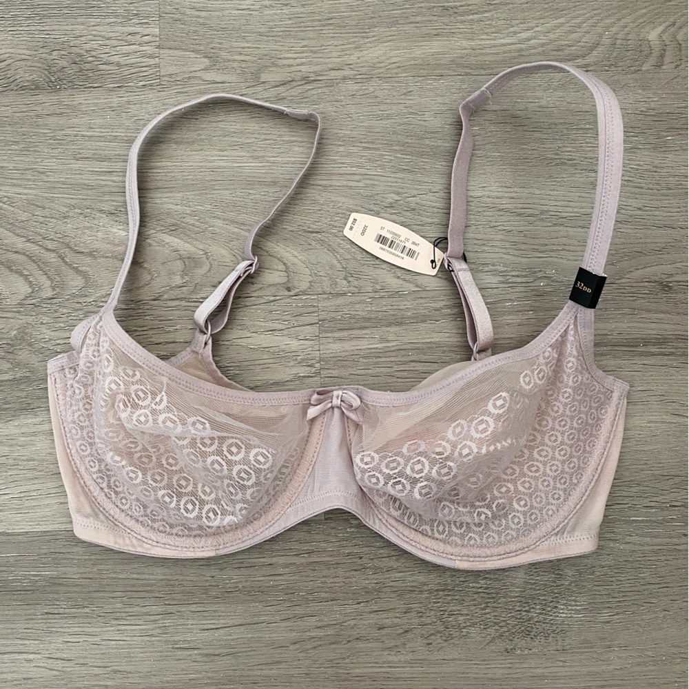 NWT VS Bra​